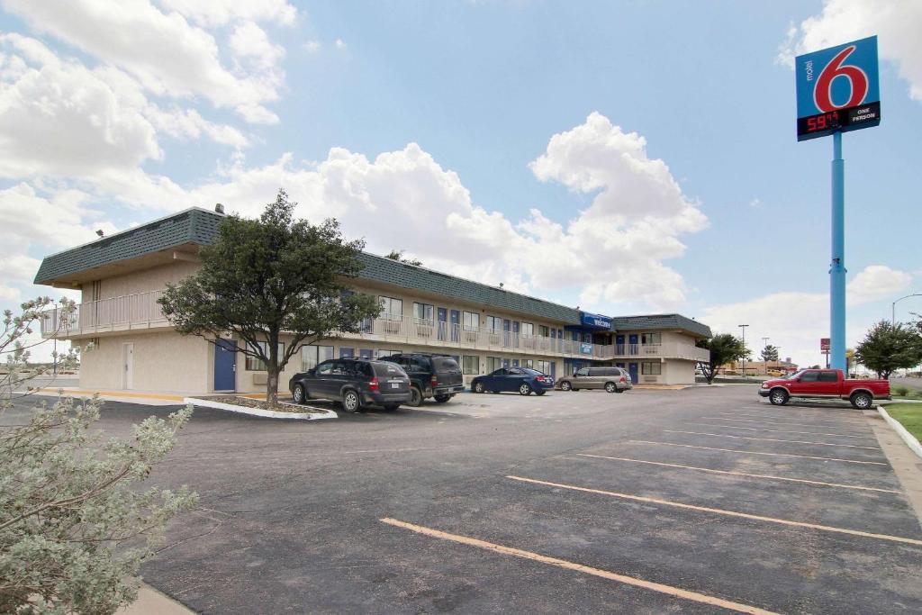 Motel 6 Fort Stockton, TX image