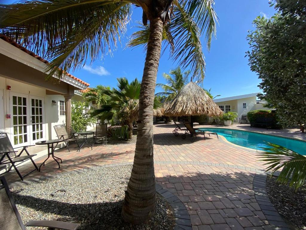 Aruba Tropic Apartments photo 1