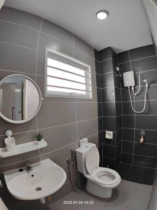 Prima Guest House - Puncak Alam Homestay Mus-lim friendly photo 1