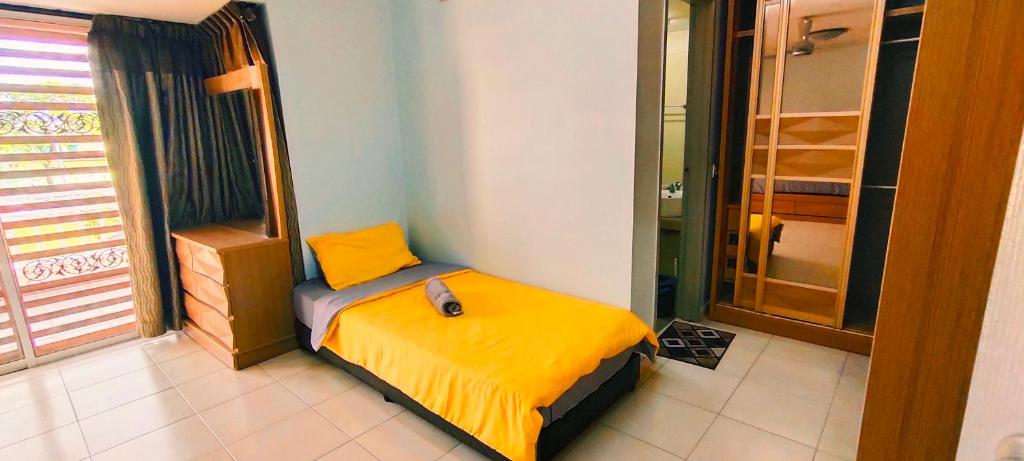 49 Kulai Baiduri 4BR 11pax Double Storey Guared near JPO, Airport, AEON Kulai photo 3