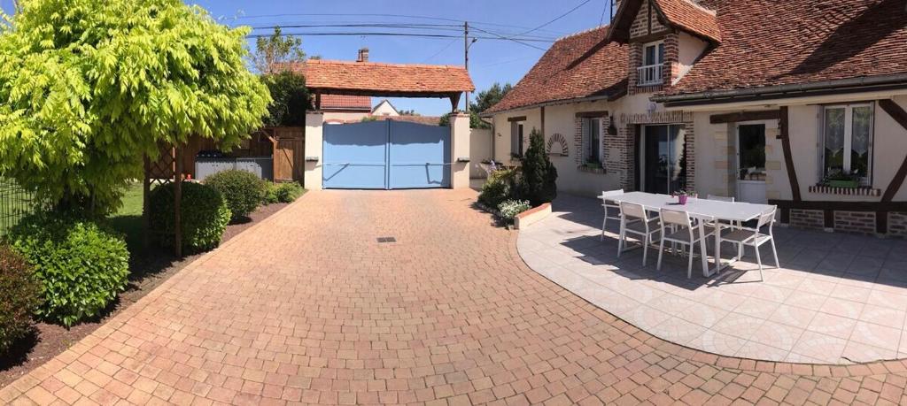 Proche Châteaux et Beauval : La Villa Eribelle avec piscine photo 2