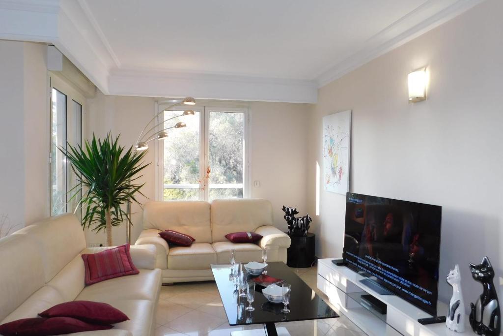 Superb air-conditioned T4 "Villa Victoria" with parking and pool photo 2