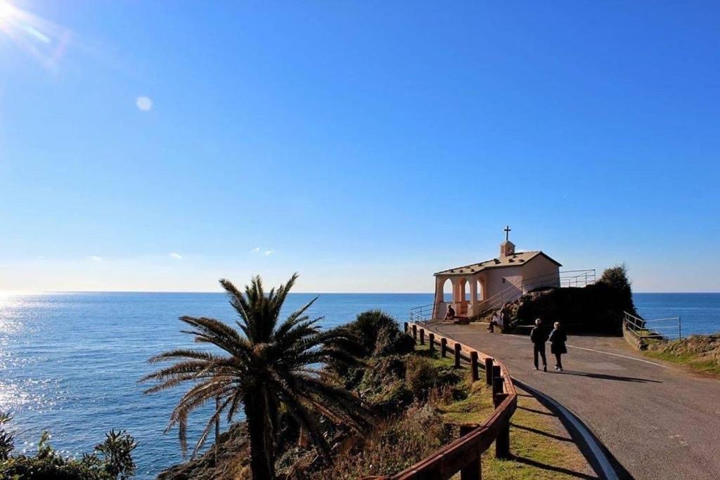 VILLA ROSA CON SPLENDIDA VISTA MARE