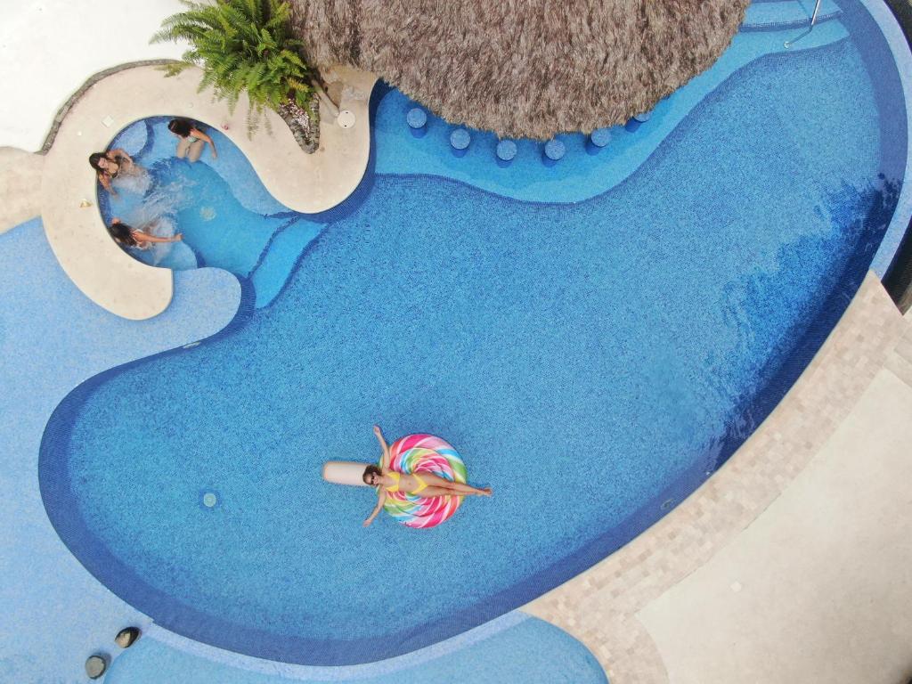 Cariblue Beach and Jungle Resort photo 2