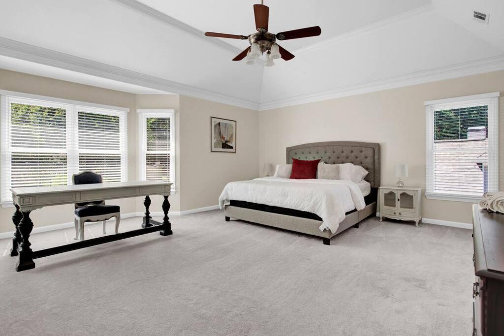 Great spacious home with great entertainment!! photo 4