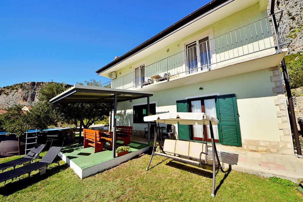 Holiday house with a swimming pool Gornji Tucepi - Podpec, Makarska - 6815 photo 2