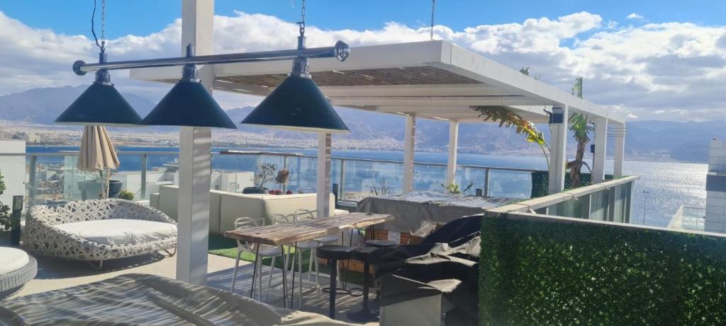 Penthouse Bay View photo 2