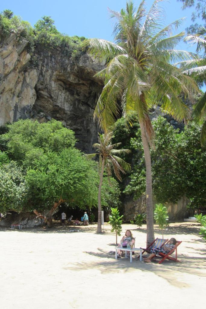 The Sunrise Beach Cafe and Guesthouse photo 4