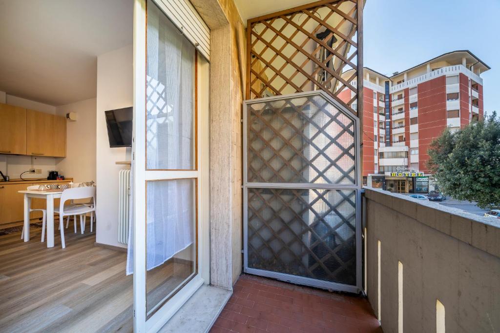 Zia Dina APT - with Balcony photo 4