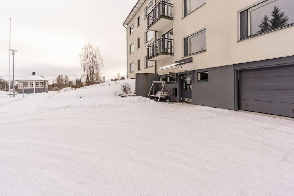 Valoisa huoneisto jossa erinomaiset vuoteet.