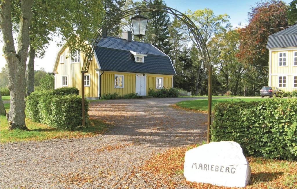 Stunning Home In Tidaholm With 4 Bedrooms And Wifi photo 1