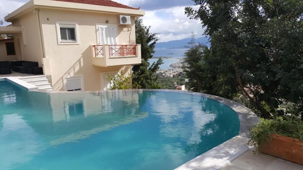 4 bedrooms villa with sea view private pool and terrace at Kato Pine 2 km away from the beach photo 4