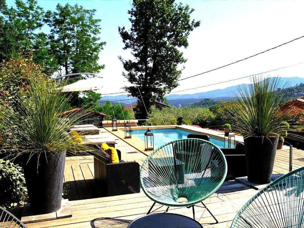 Magnificent cottage in Payzac with heated pool photo 2