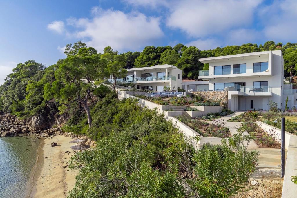 Super Luxury Skiathos Villa - Seven Stunning Bedroom Suites - Villa Levanta - Achliades photo 4