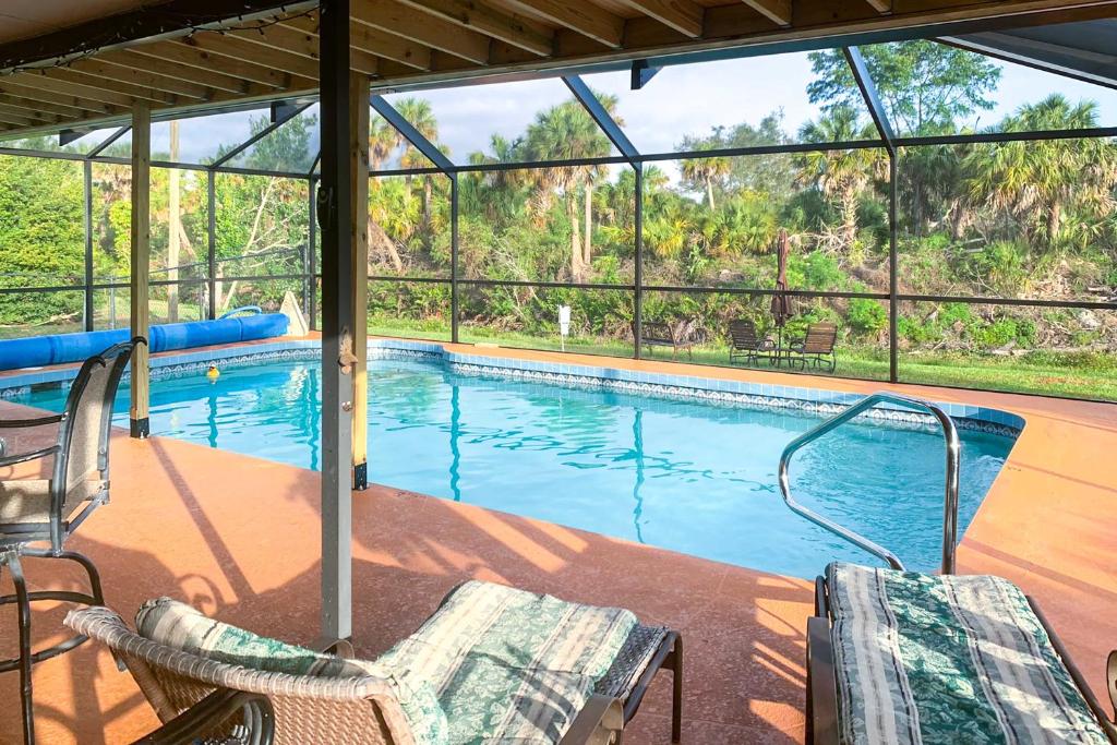 Venice Home with Private Pool, 7 Mi to Beach!