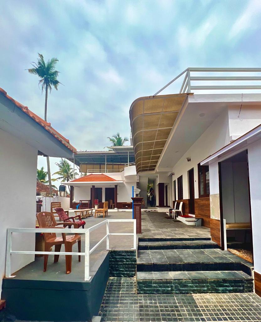 Sunset Ville Beach Resort photo 2