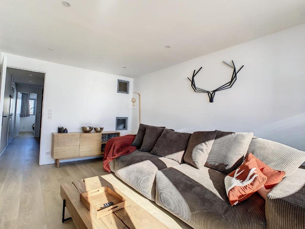 Apartment Les Burons-3 by Interhome