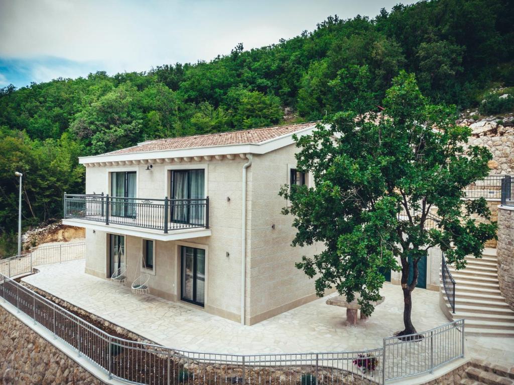 Villa Luxury Villa Borak by Interhome