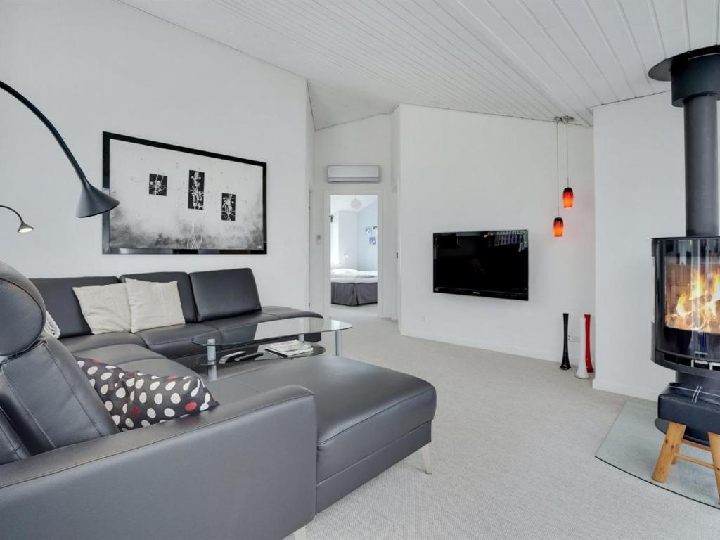 Holiday Home Lella - 2-3km from the sea in Western Jutland by Interhome photo 1