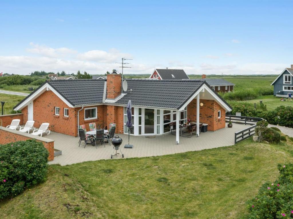 Holiday Home Aliisa - 400m from the sea in Western Jutland by Interhome photo 2