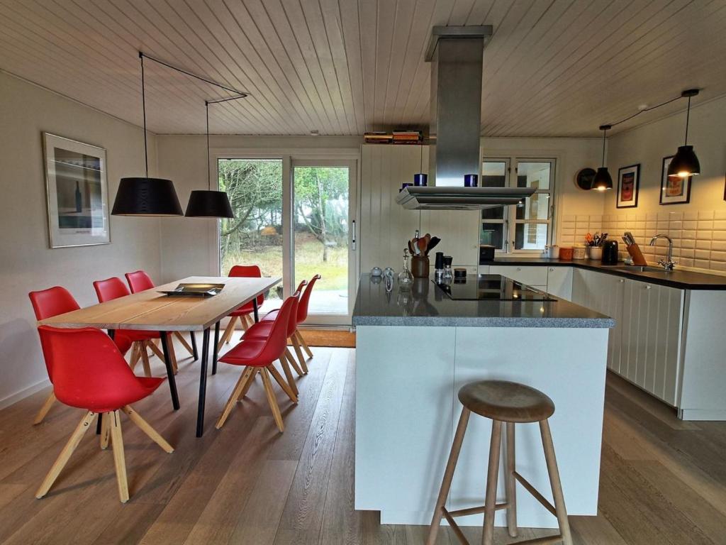 Holiday Home Soffi - 1km from the sea in Western Jutland by Interhome photo 4
