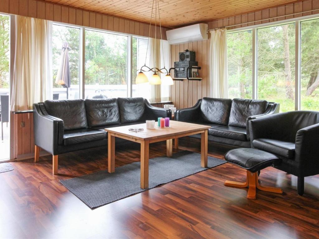 Holiday Home Katalina - 1-5km from the sea in Western Jutland by Interhome photo 4