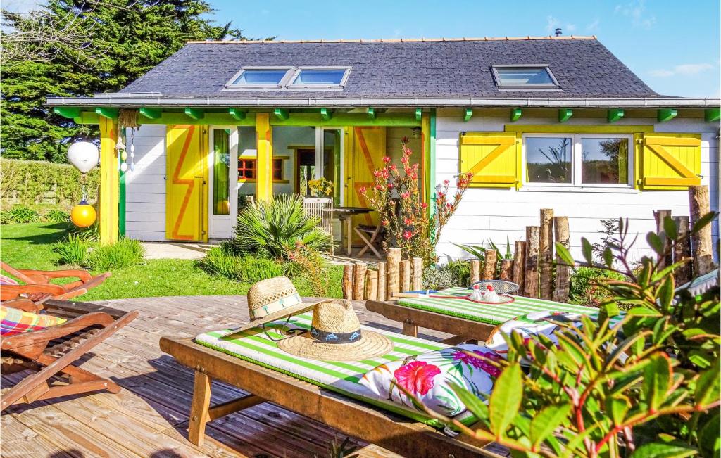 Amazing Home In Plouguerneau With 2 Bedrooms And Wifi