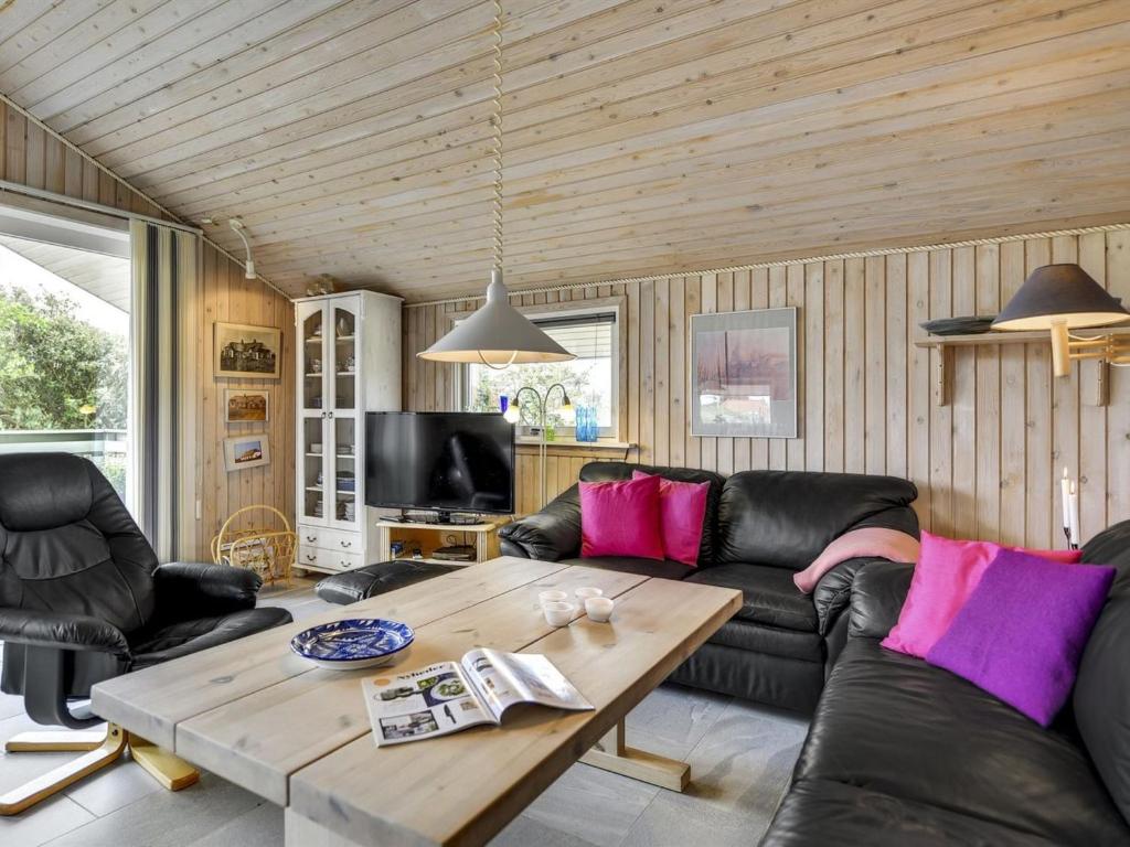 Holiday Home Silia - 1-3km from the sea in Western Jutland by Interhome photo 2