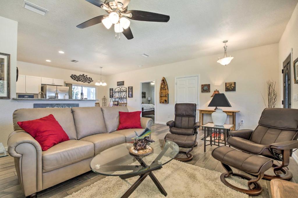 Canalside Crystal River Home with Dock and Kayaks photo 3