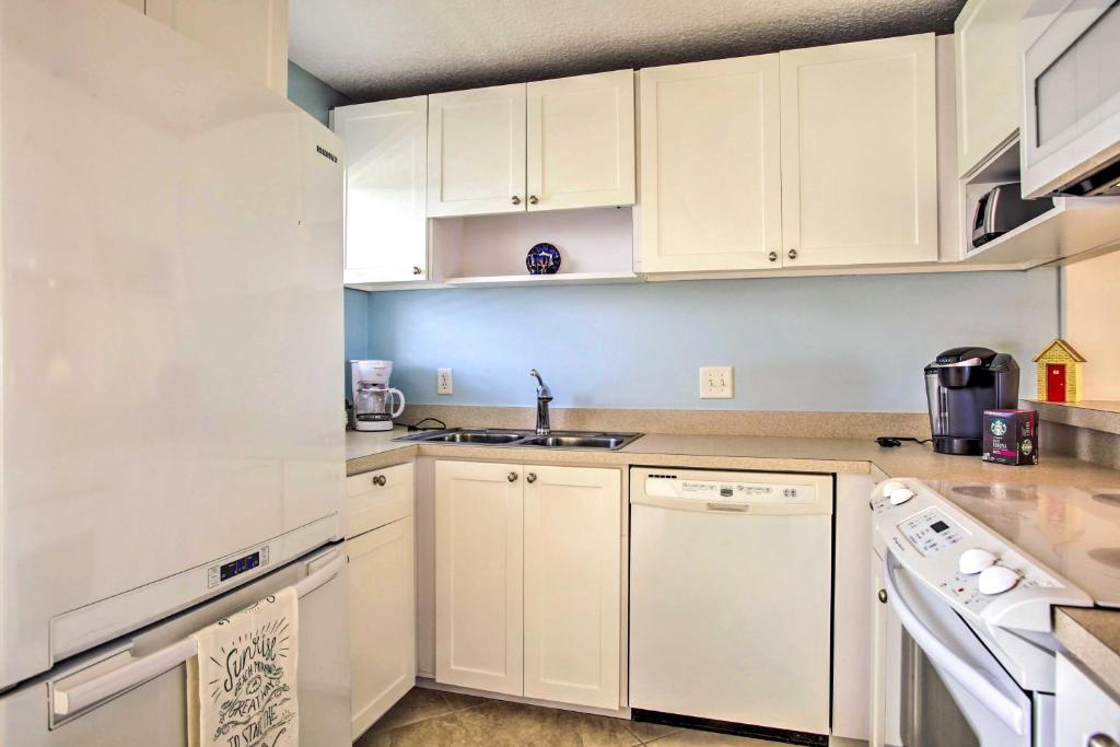 Bright Fernandina Beach Townhome Walk to Ocean! photo 3