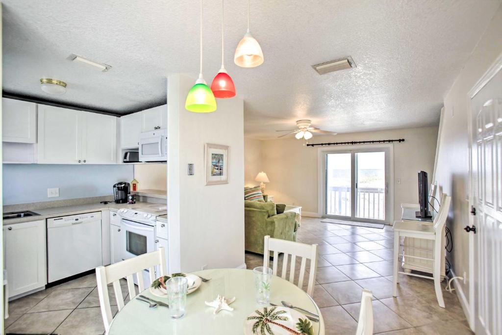 Bright Fernandina Beach Townhome Walk to Ocean! photo 4