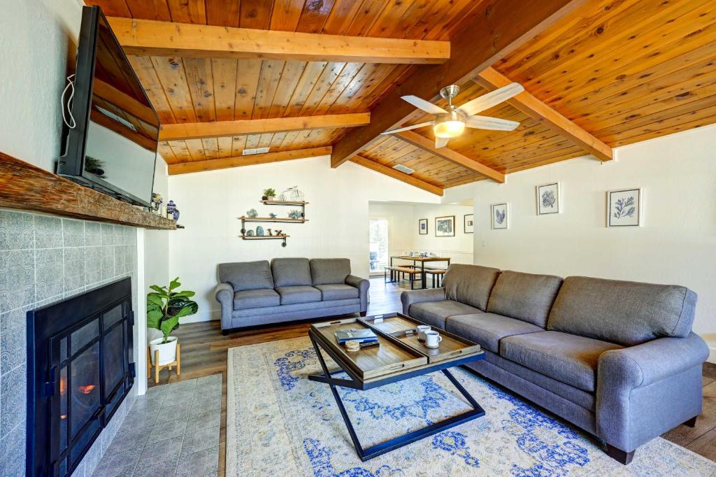 Dog-Friendly Oakhurst Home Walk to Downtown! photo 1