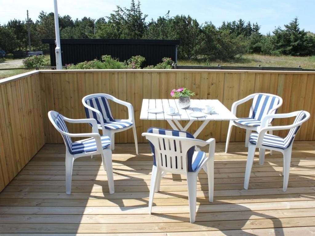 Holiday Home Ienngelild - 50m from the sea in NE Jutland by Interhome photo 4