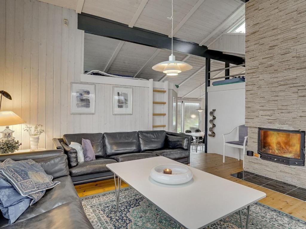Holiday Home Ilsebet - 225m from the sea in NW Jutland by Interhome photo 4