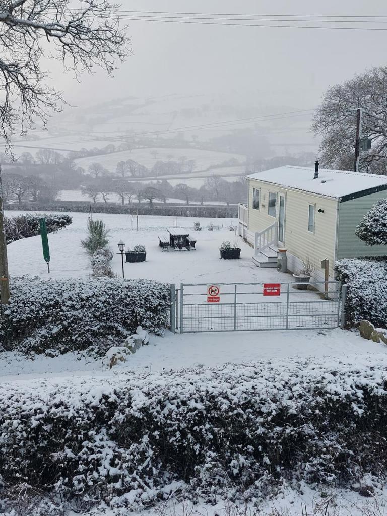 Countryside Caravan Accommodation - Abergele photo 3