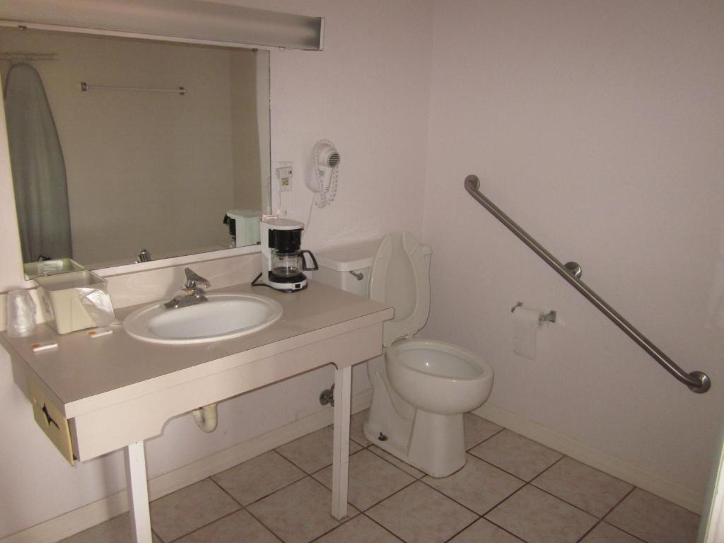 Westmont Inn - Lakeland photo 4