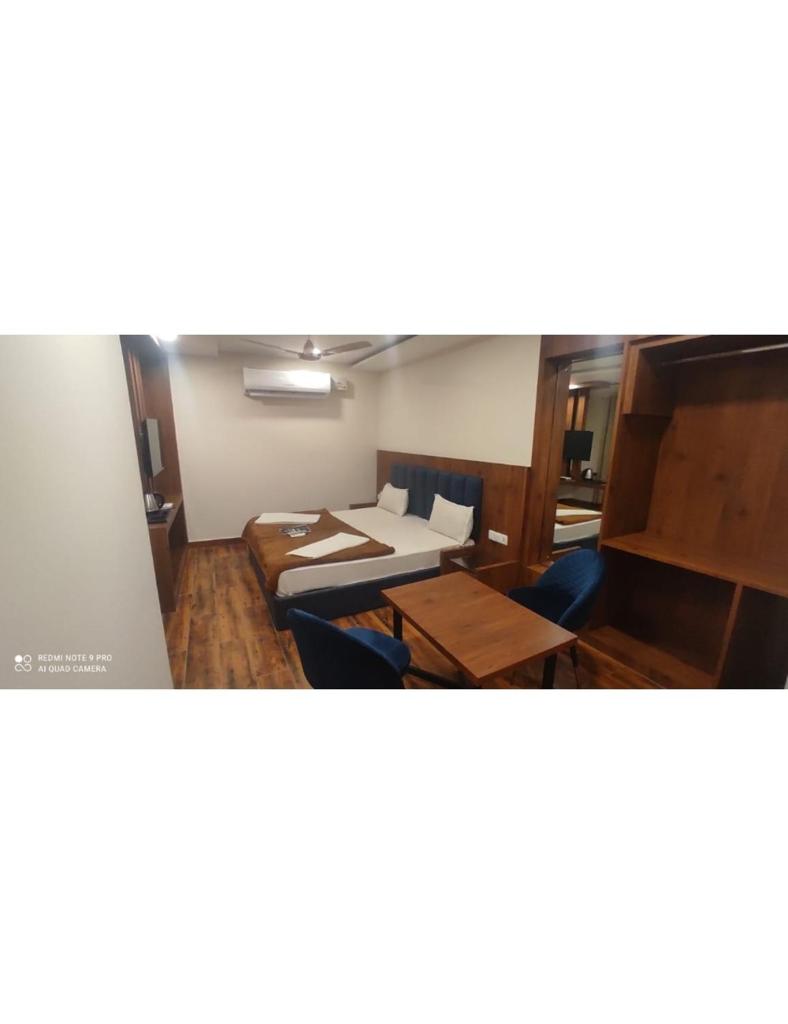 Hotel Crystal, Ganganagar photo 3