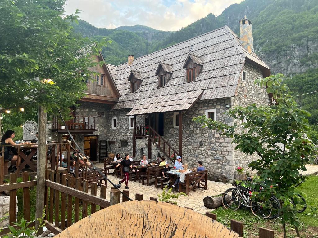 Shpella Guesthouse Theth photo 3