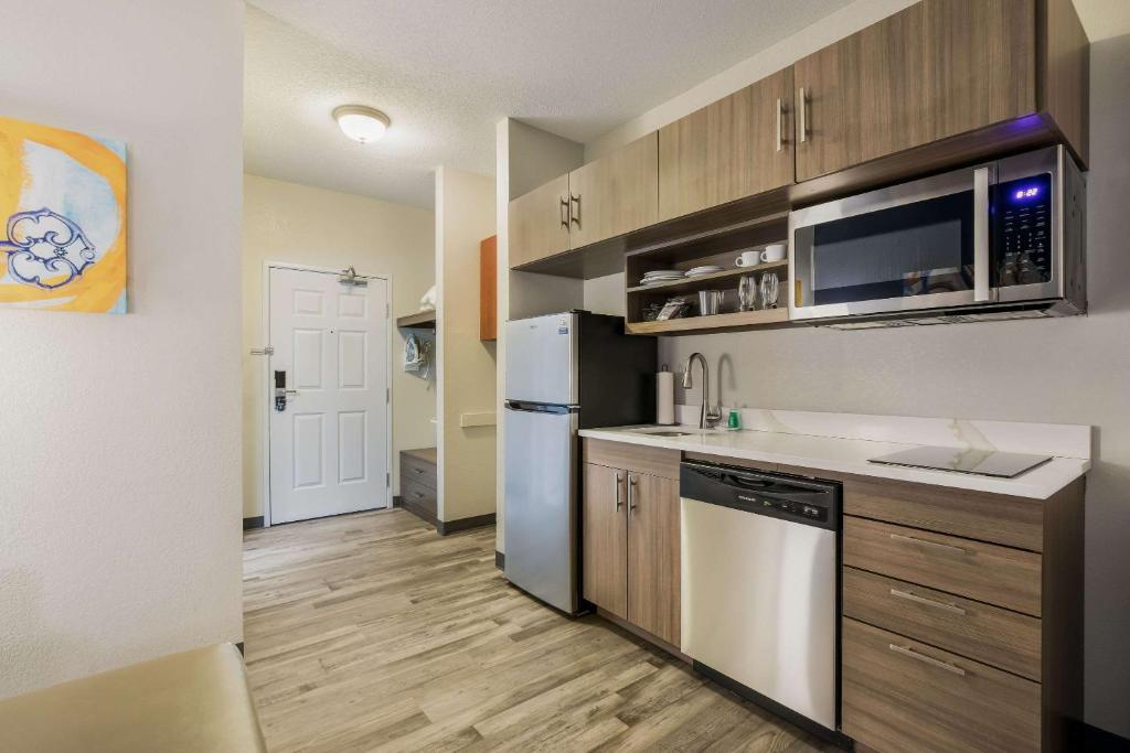 MainStay Suites Joliet I-55 - Tap to explore photos
