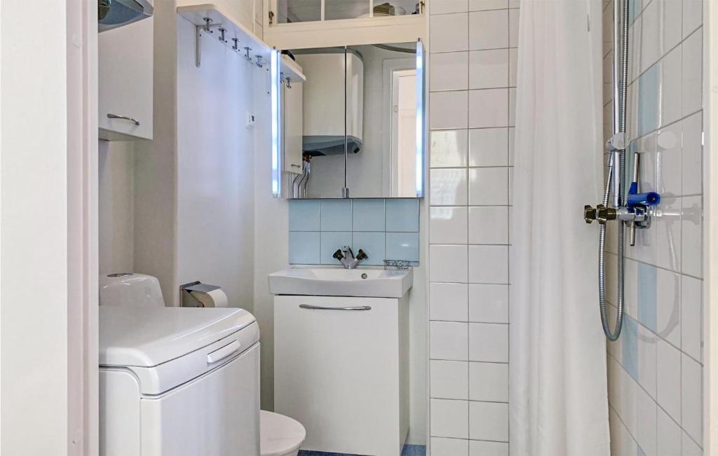 Nice Home In Skummeslvsstrand With 2 Bedrooms photo 3