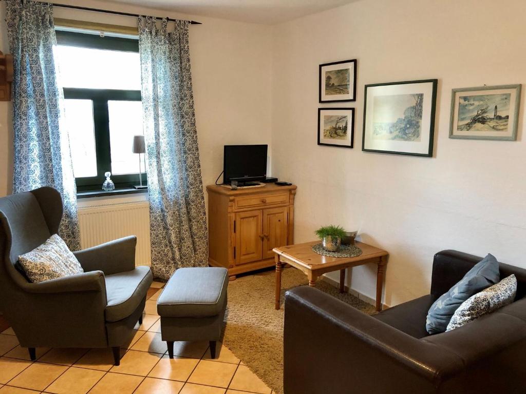 Quaint Apartment with Swimming pool in Mecklenburg photo 3