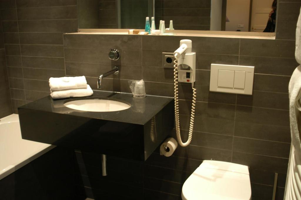 Сьюит (Suite near the Lake (First Floor)), Auberge de Campveerse Toren