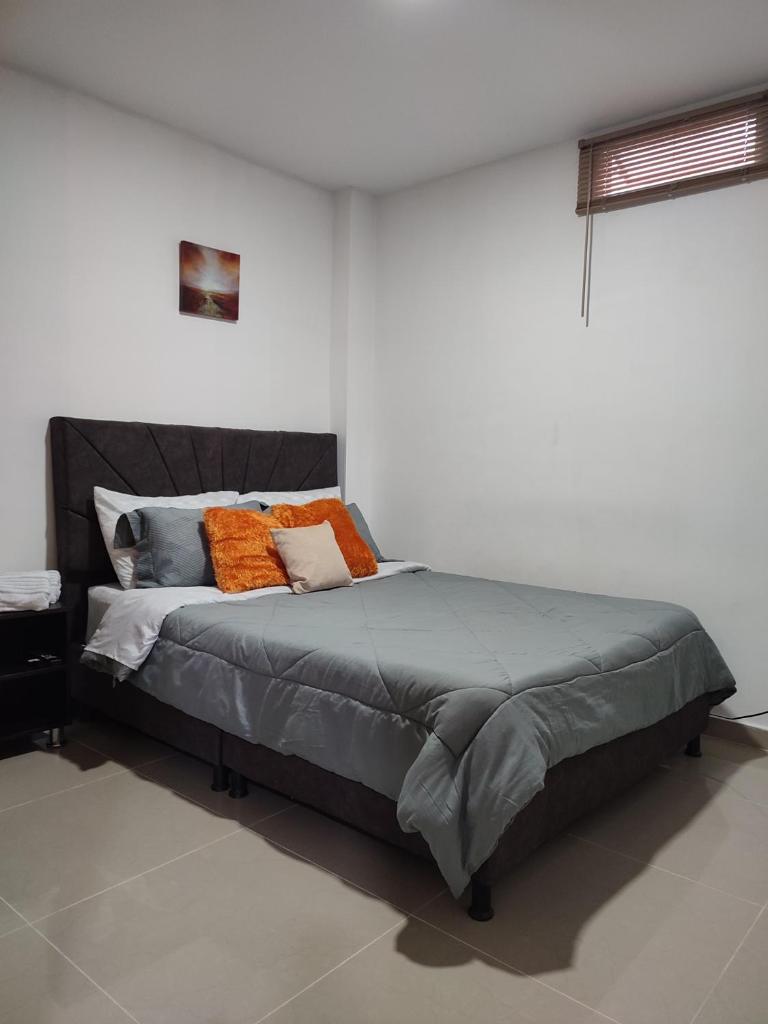 302-Cómodo y moderno apartamento de 2 habitaciones en la mejor zona céntrica de Ibagué photo 2