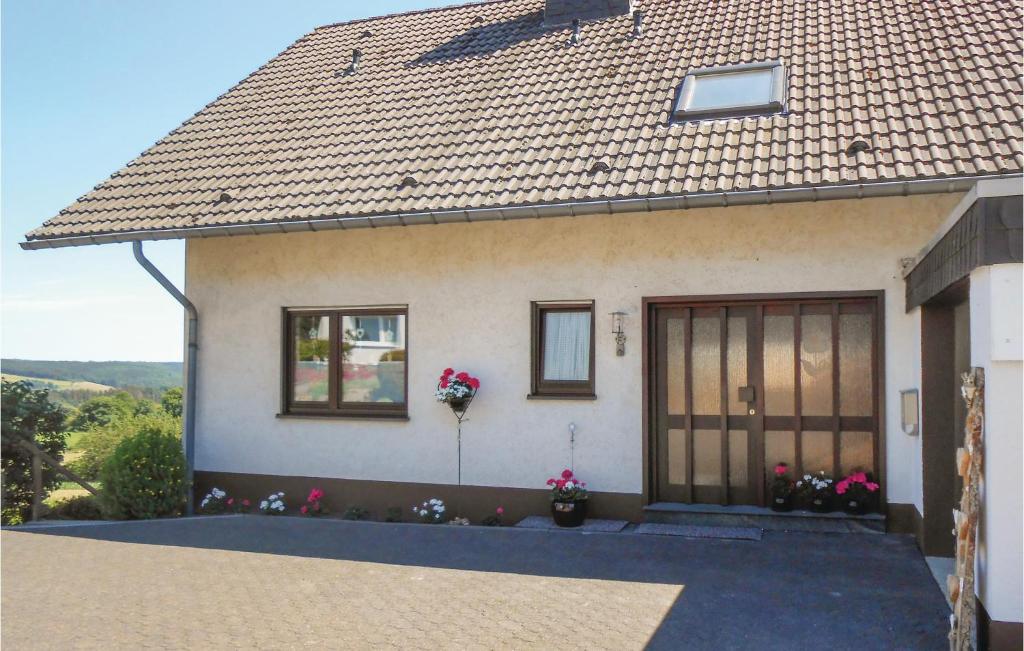 Nice Apartment In Medebach-ddinghausen With 1 Bedrooms And Wifi photo 1