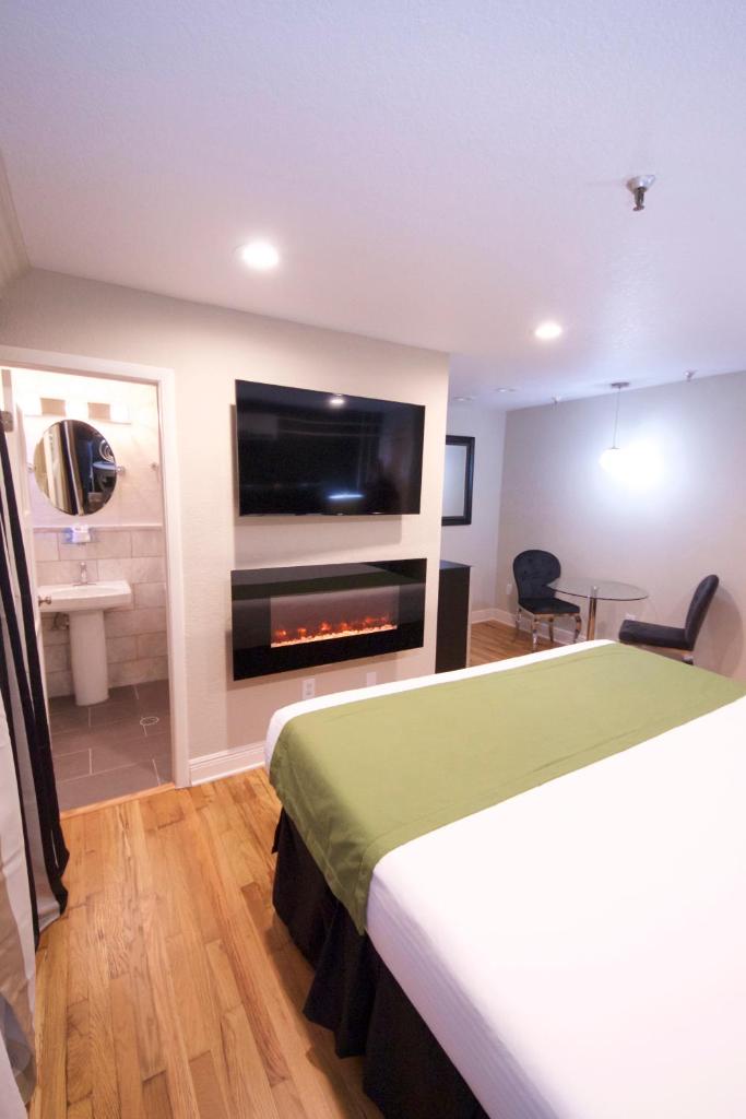 Hyde Park Hotel