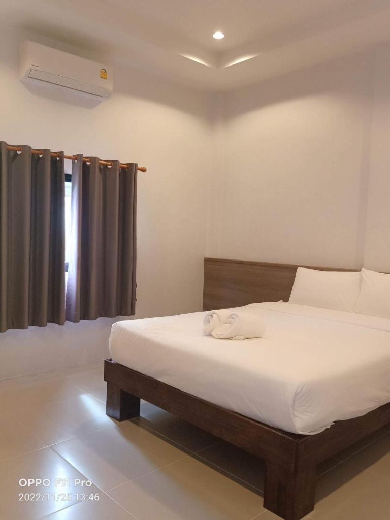 Mac's Bay Resort photo 1