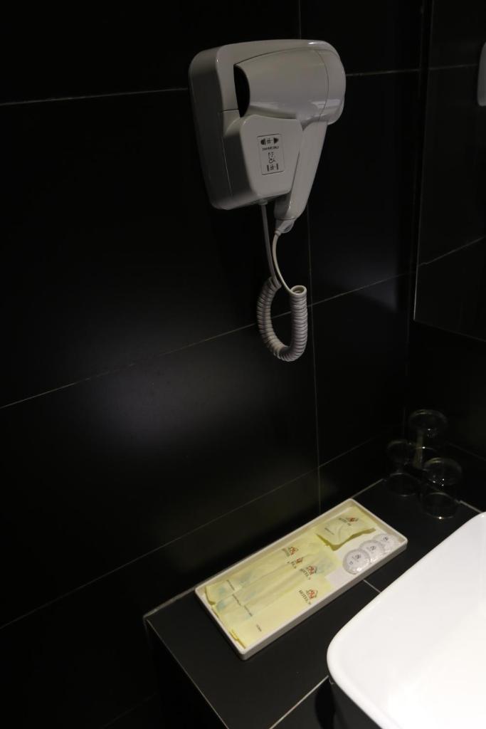 Семейный (Улучшенный семейный номер (с окном)), Hotel 99 Kuala Lumpur City