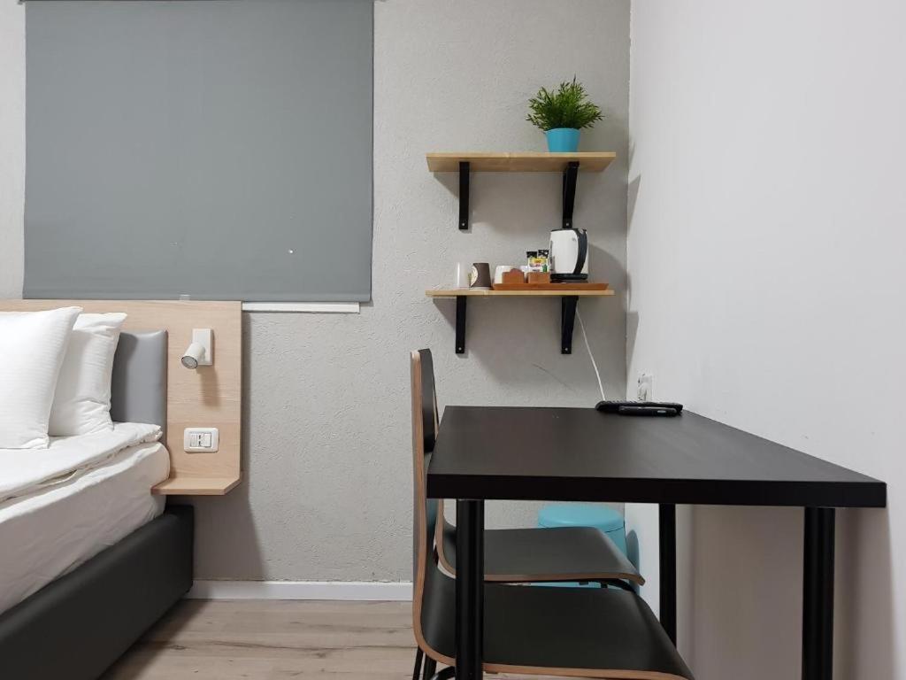 Airport Guest House photo 3