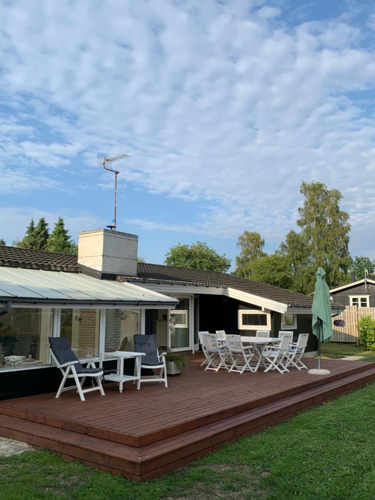 Nyistandsat sommerhus i Hornbæk,tæt på vand og by photo 1