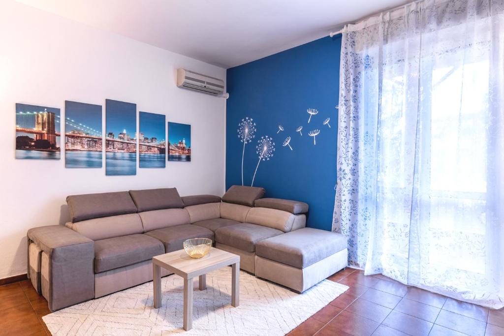 Smemoralda [Metro M1 200 mt] Spazioso Trilo con terrazzo